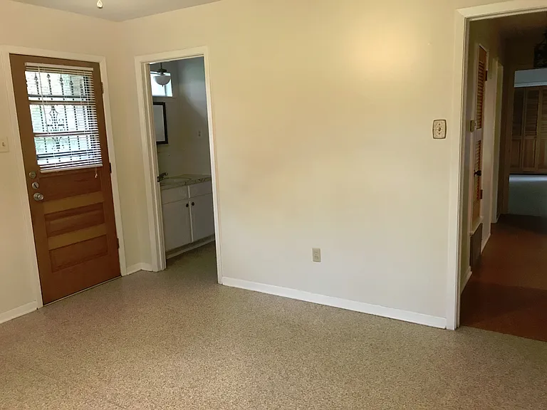 13001 Woodway Dr — Photo 2