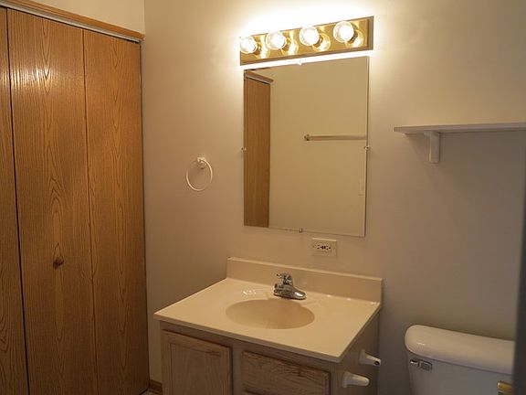 5th image of 653 W Liberty St Unit B