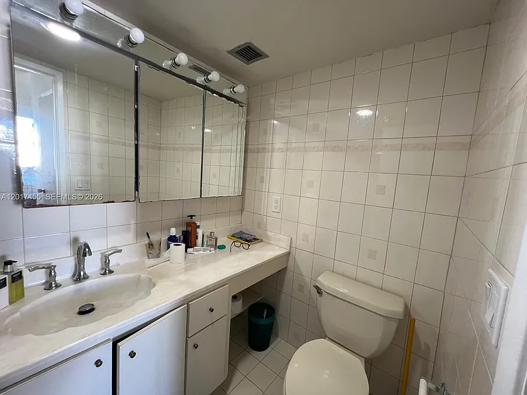 2801 NE 183rd St #1914W — Photo 16