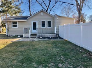 24 Begonia Rd, Rocky Point, NY 11778