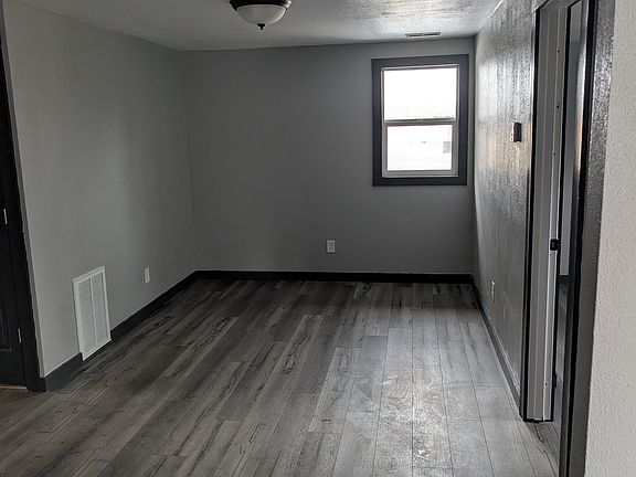 4th image of 1528 N Horace Ave