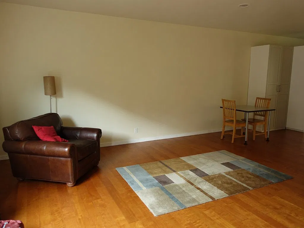 Studio, 675 sqft, $1,275 — Photo 2