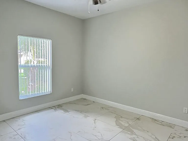 413 Martin Ave — Photo 9