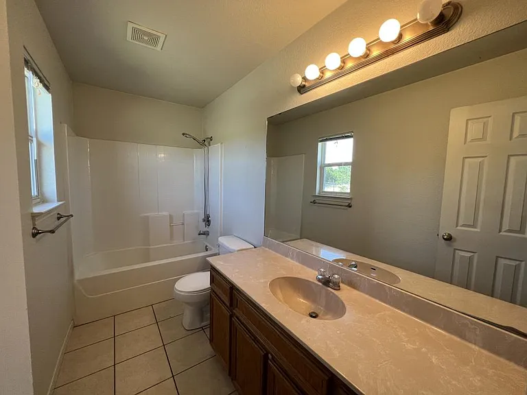 601B Bermuda — Photo 20