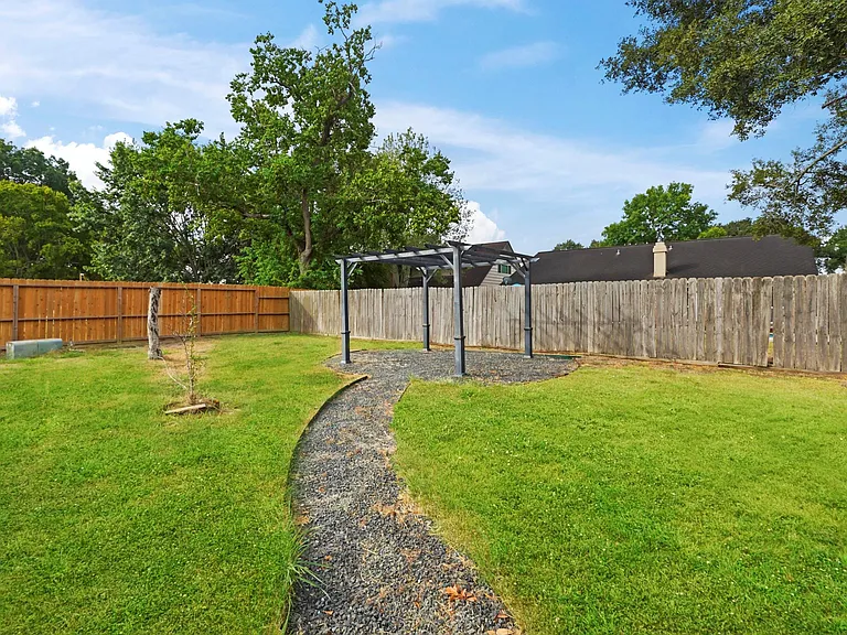 1223 Bramblebury Dr — Photo 29