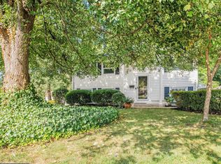 13728 Greenwood Dr, Woodbridge, VA 22193