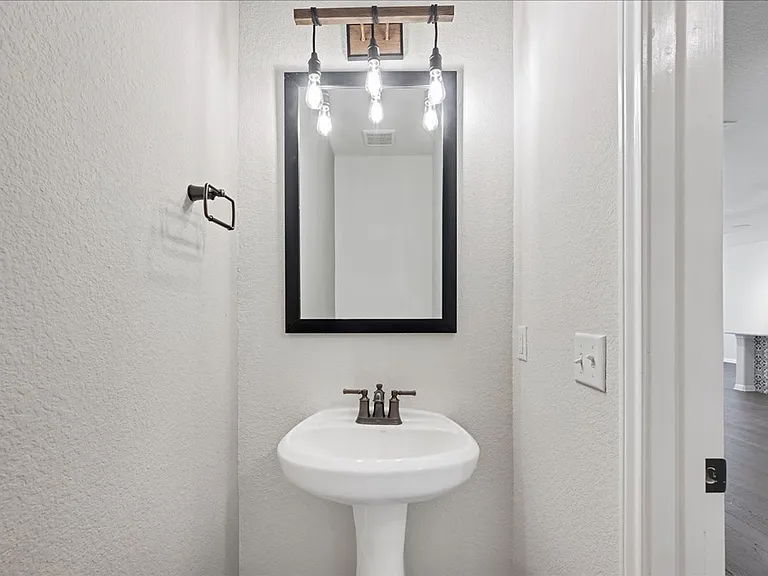 2605 Acoma Ln — Photo 27