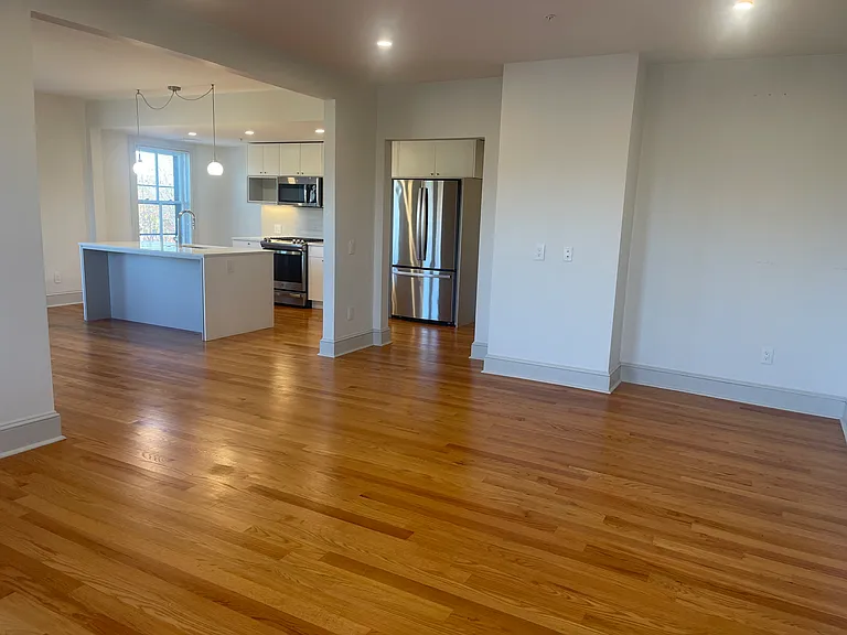 31 Parade St #402 — Photo 2
