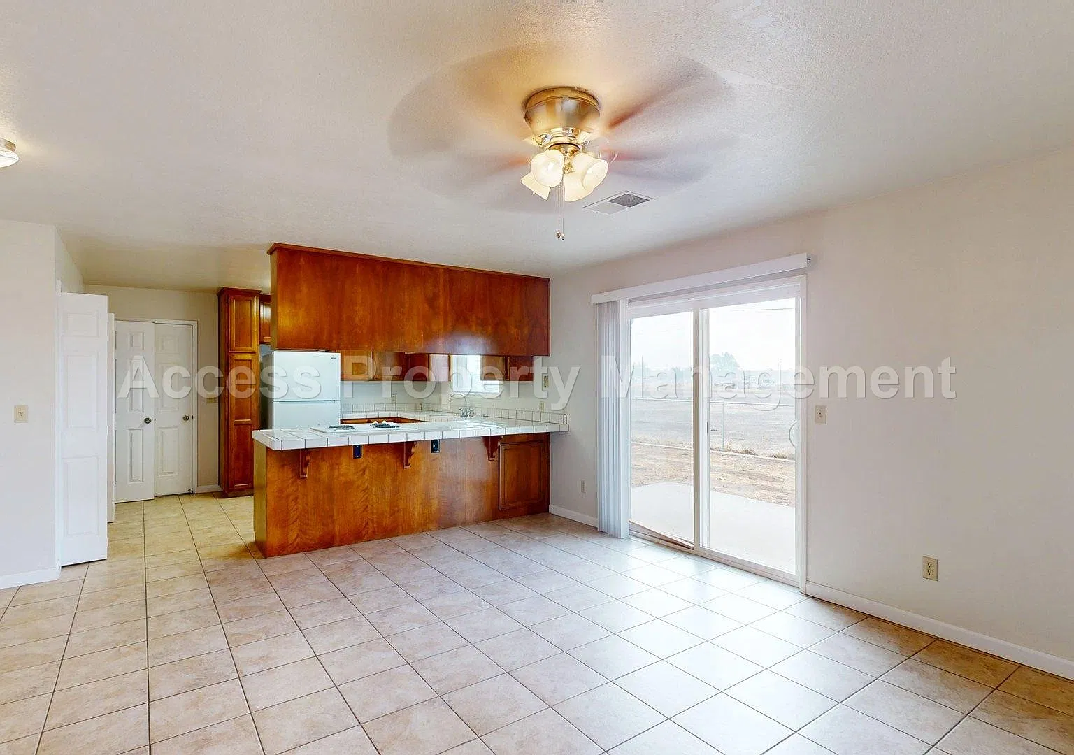 3 bed, 1760 sqft, $2,375 — Photo 2