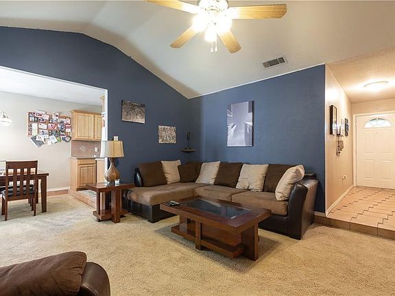 4th image of 6233 Douglas Dr