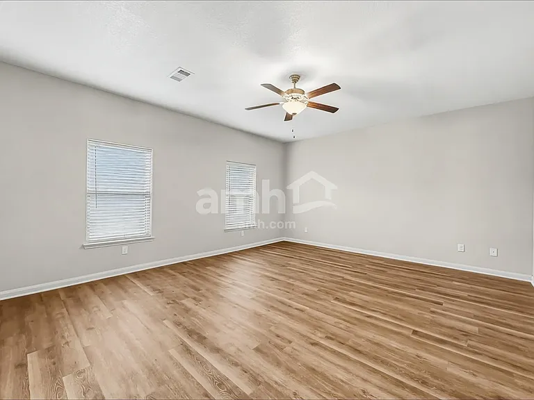 1012 Keystone Ct — Photo 6