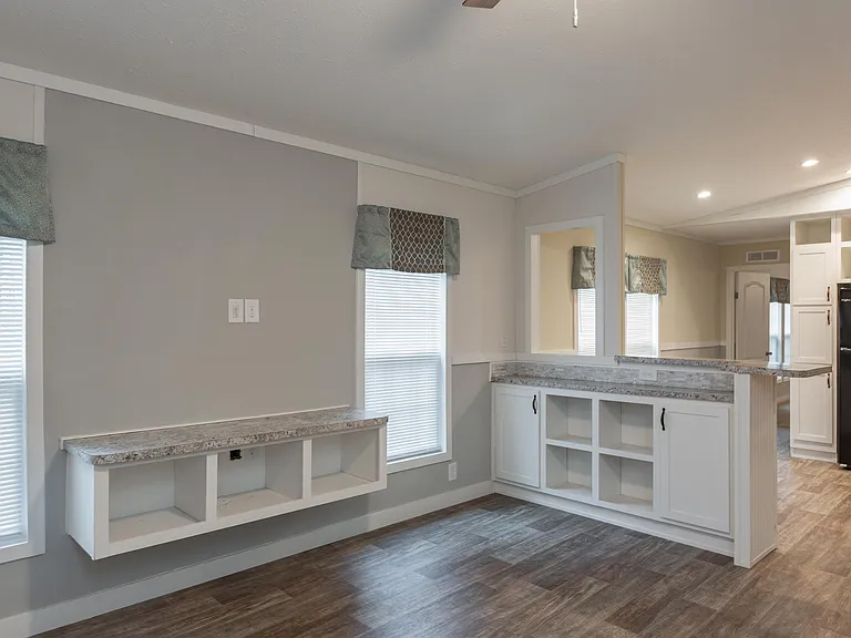 120 Nancy Ln — Photo 4