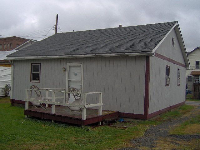 2nd image of 2246 Main St