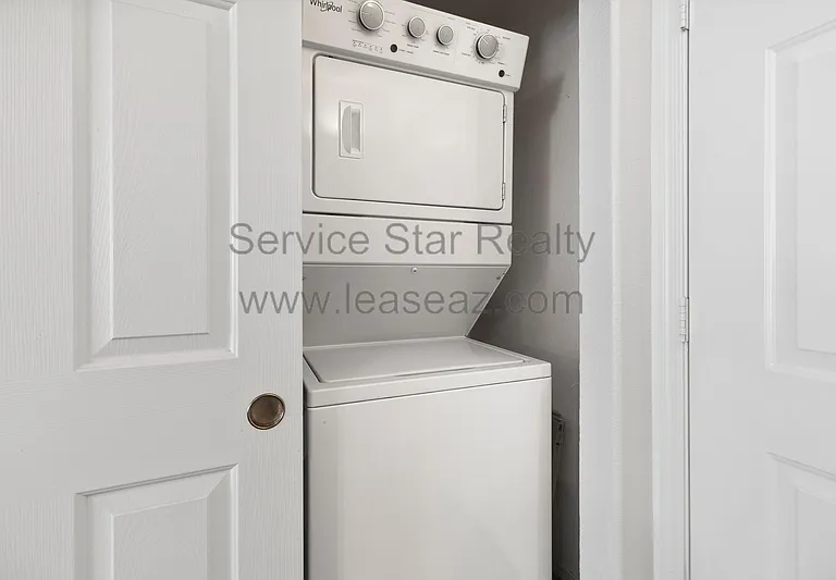 920 E Devonshire Ave #1001 — Photo 4