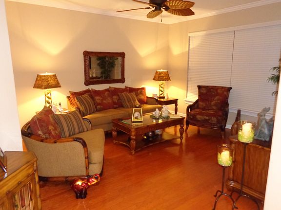 Livingroom (furnished)