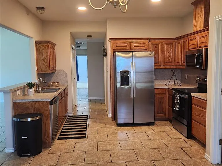 2012 Cottonwood Dr — Photo 3