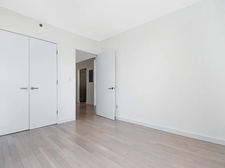 250 Bedford Ave #157307 — Photo 3