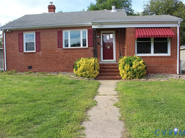 2300 Farrand St — Photo 1