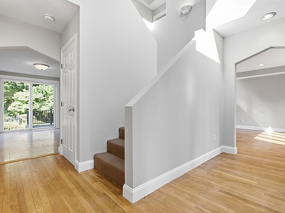 3rd image of 14 Pleasant St