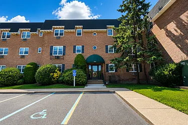 404 Maryland Avenue, #2D