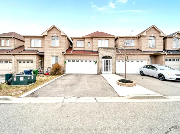 15D View Green Cres, Toronto, ON M9W 7C9