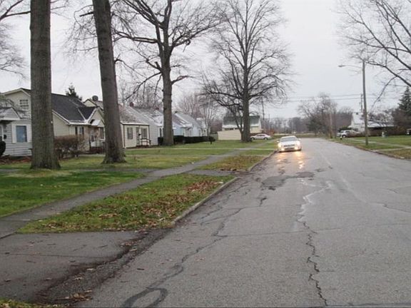 5th image of 25280 Briardale Ave