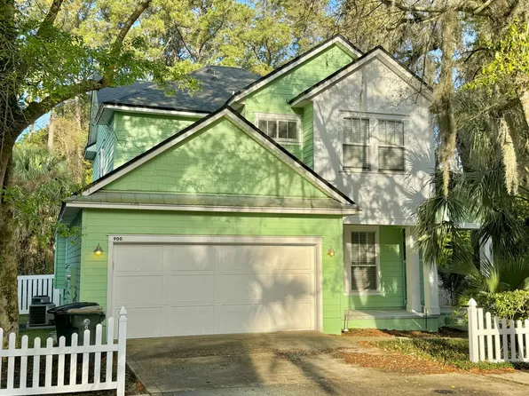 900 Paradise Ln, Atlantic Beach, FL 32233
