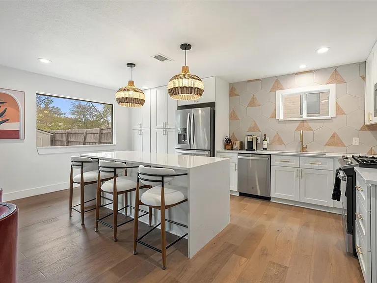 3808 Leafield Dr — Photo 4