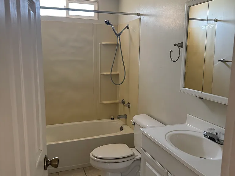 380 E Telegraph St — Photo 5