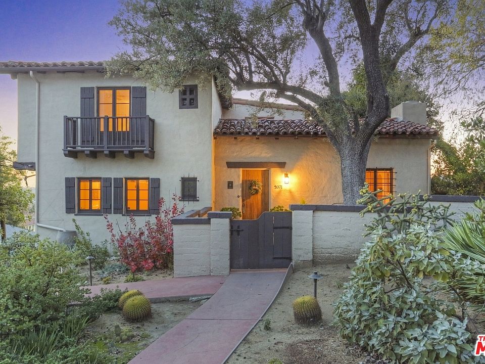 1st image of 2071 Escarpa Dr