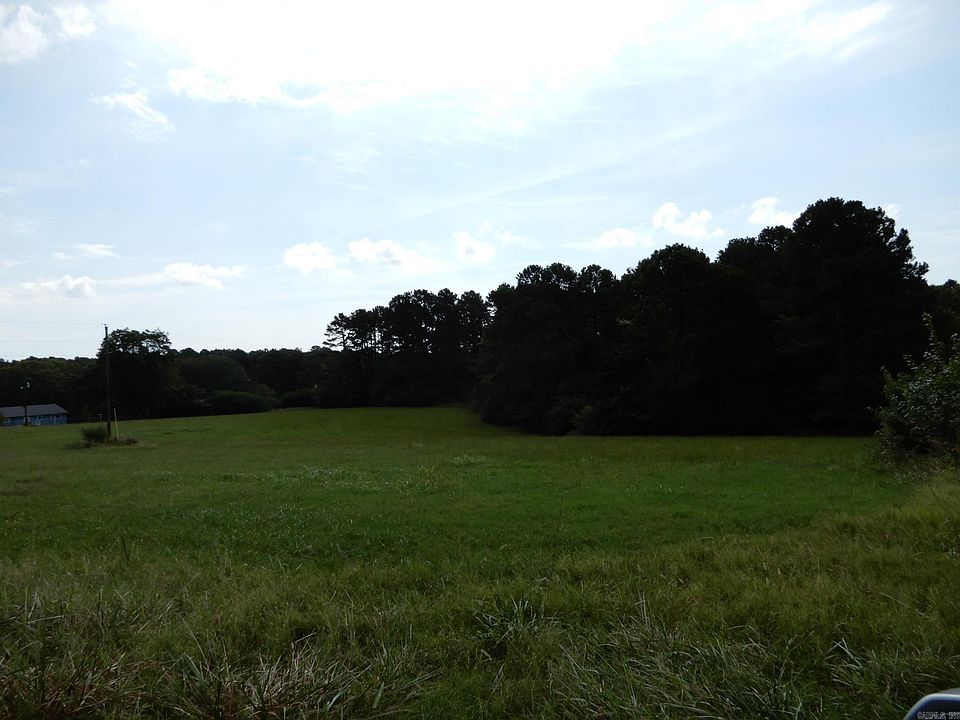 1st image of 9 Pin Oak Dr W