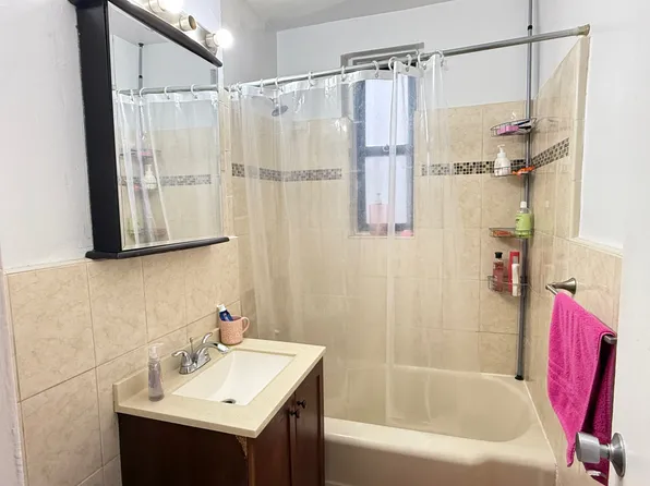 100-25 Queens Boulevard image 8 of 9