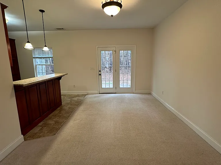 122 Crown Point Dr #4 — Photo 5