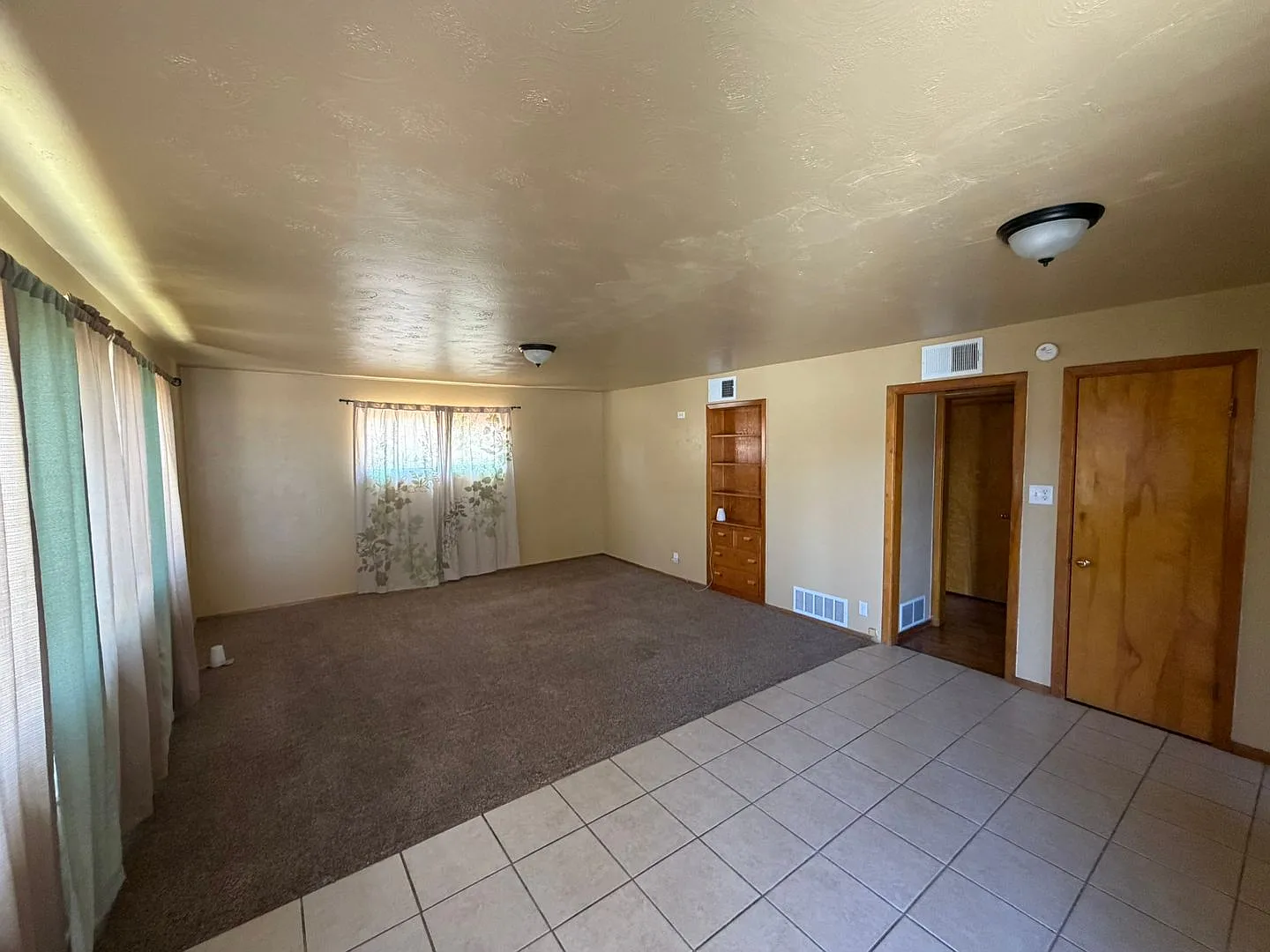 3 Bed 2 Bath Home w/ Detached Garage — Photo 2
