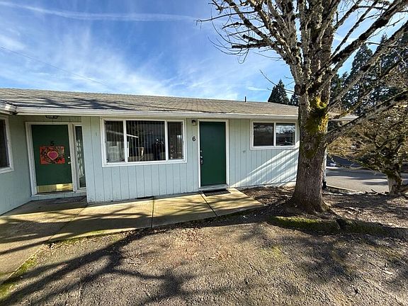 2nd image of 926 SE Uglow Ave APT 6