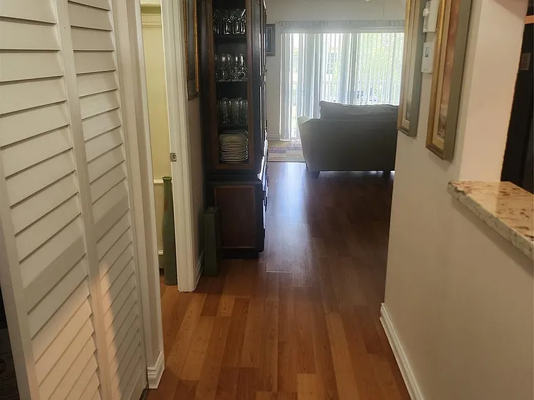 7500 NW 4th Pl — Photo 2