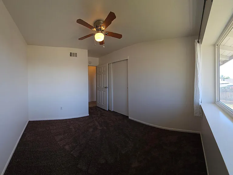 2272 Toluca Dr — Photo 22