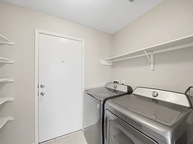 21619 Knightsbrook Ln — Photo 10