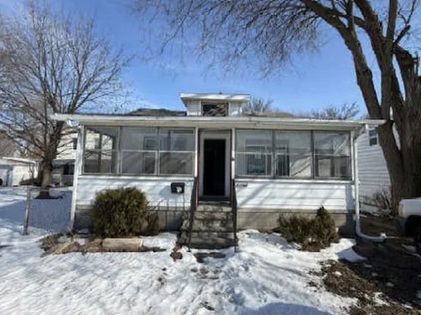 24300 Melrose Ave, Eastpointe, MI 48021