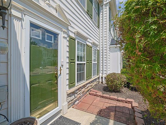 3rd image of 7212 Baltic Ct