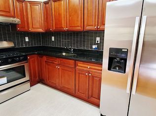 26-07 Ditmars Blvd #2D, Astoria, NY 11105