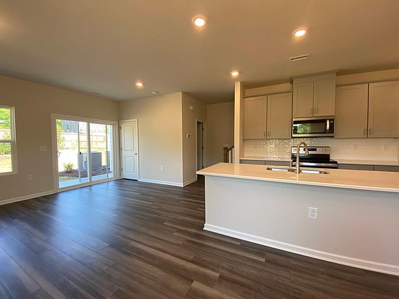 2nd image of 908 Clearhaven Ln #1