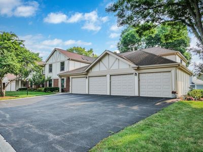 733 Elmwood Ln APT C2, Wheeling, IL, 60090