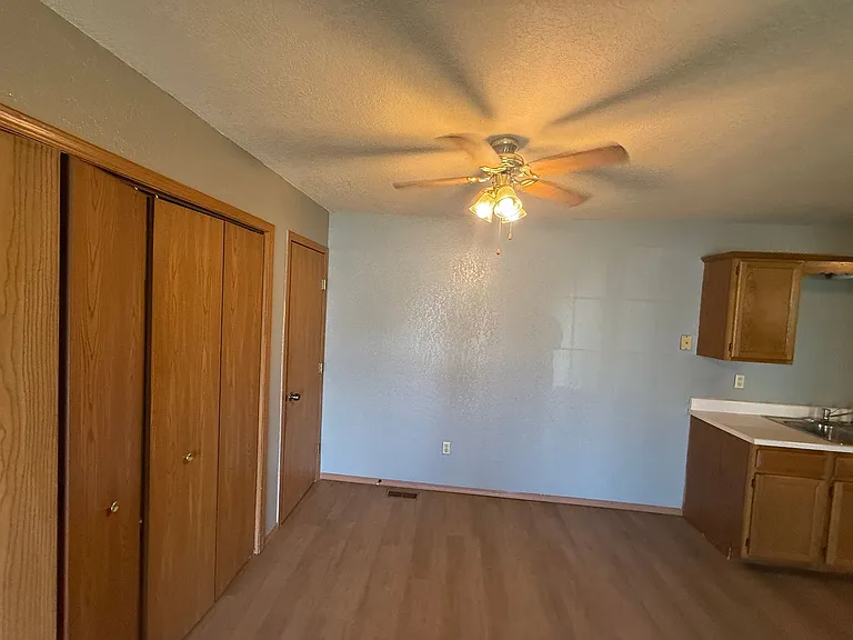 2862 S Meadowbrook Ave #10 — Photo 4
