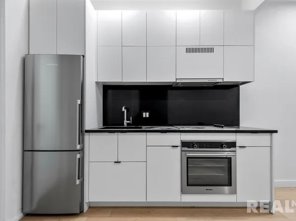 93 Hicks Street image 4 of 6