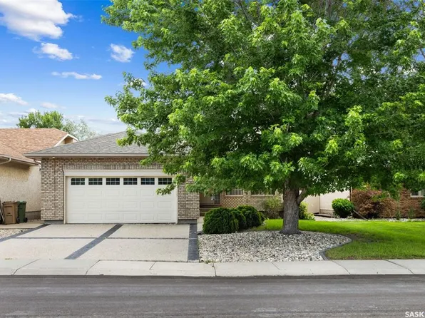 3054 Wascana GLEN, Regina, SK S4V 2L3