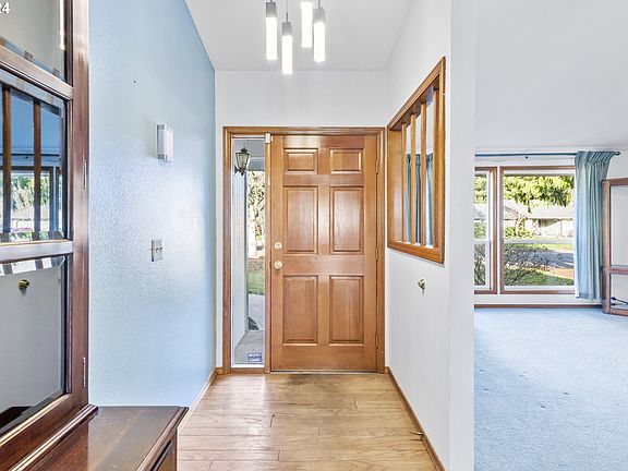 3rd image of 14909 NE Sorrel Dr