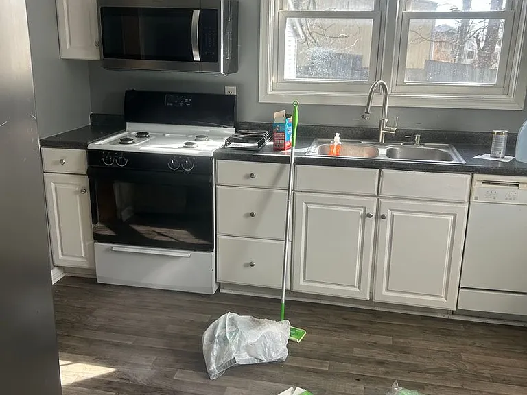 501 Lincoln Ave — Photo 4