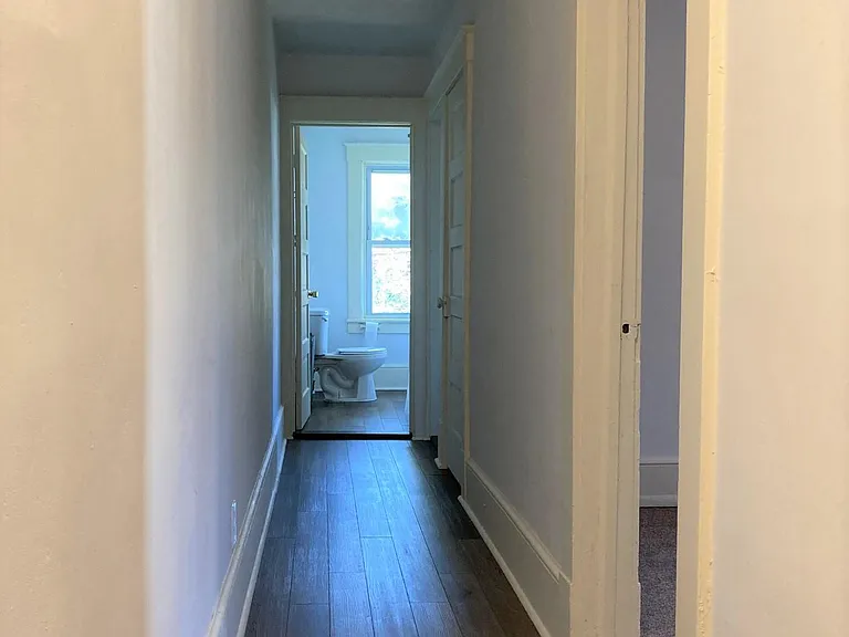 1189 W Main St #C — Photo 8