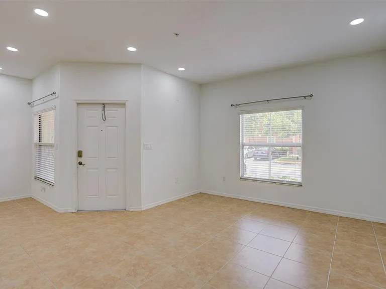 2851 W Prospect Rd #305 — Photo 5